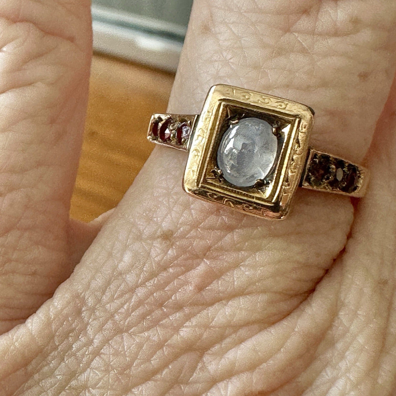 Antique Victorian 18K Gold Moonstone & Ruby  Ring (c.1890–1900)