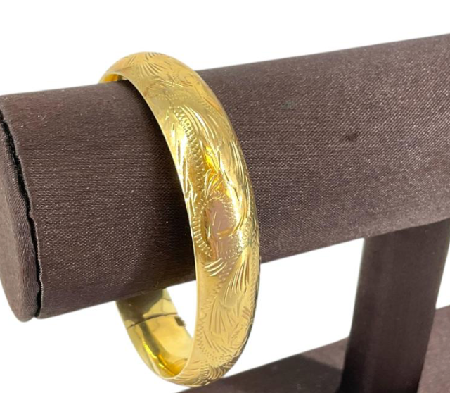 14k Yellow Gold Bangle Bracelet In Fab 🫶 Condition 16.63 g  6 3/4 "