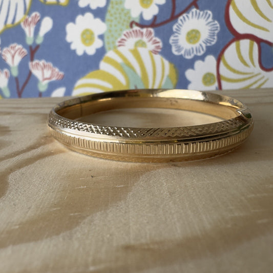 Vintage etched  14k Hinged Bangle Bracelet 11.2g