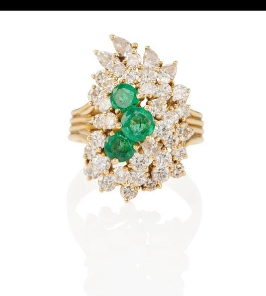 18k Diamond Emerald Cocktail ring Fabulous !! 3 cttw Of Diamonds VSI