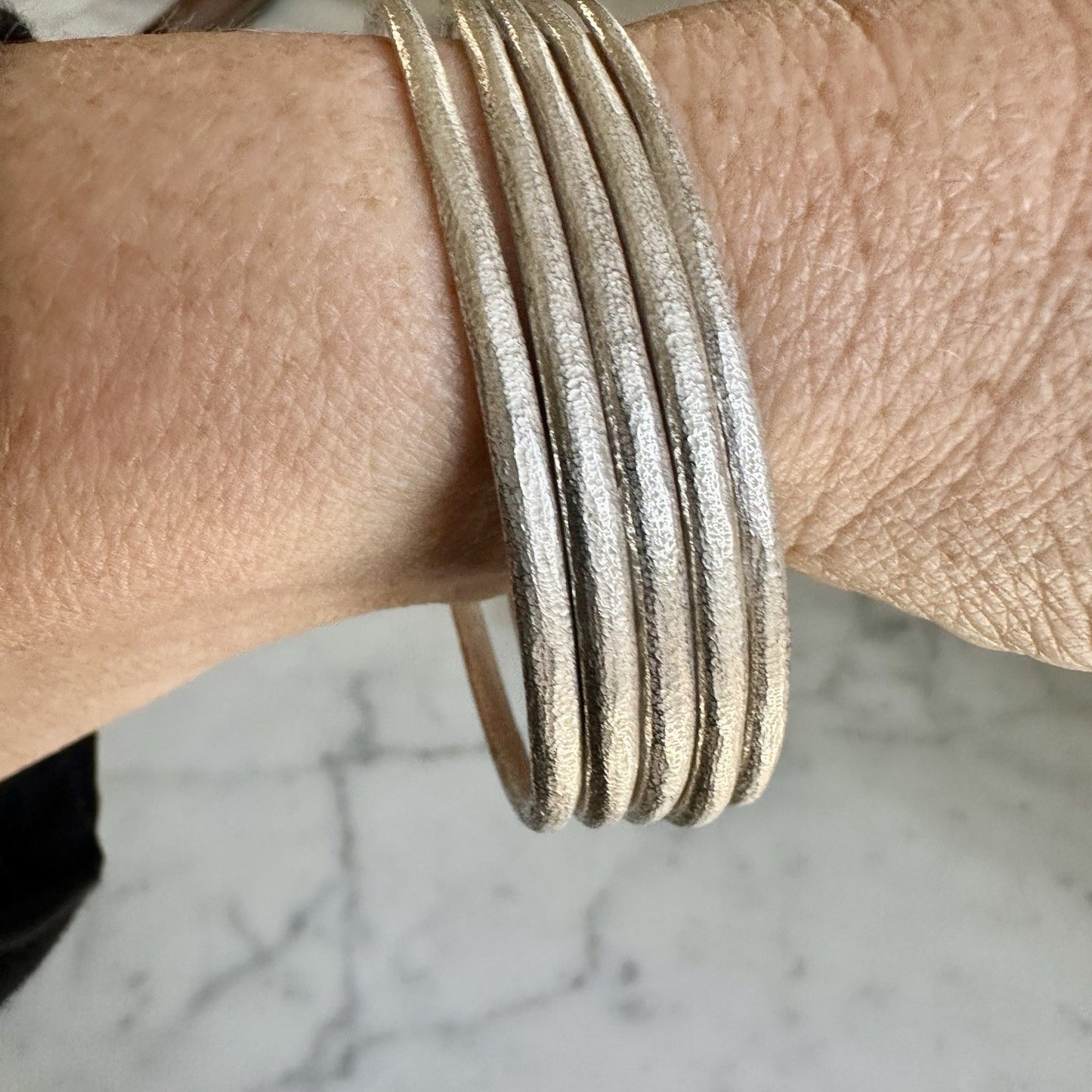 Set Of 5 18k White Gold Bangles -53g
