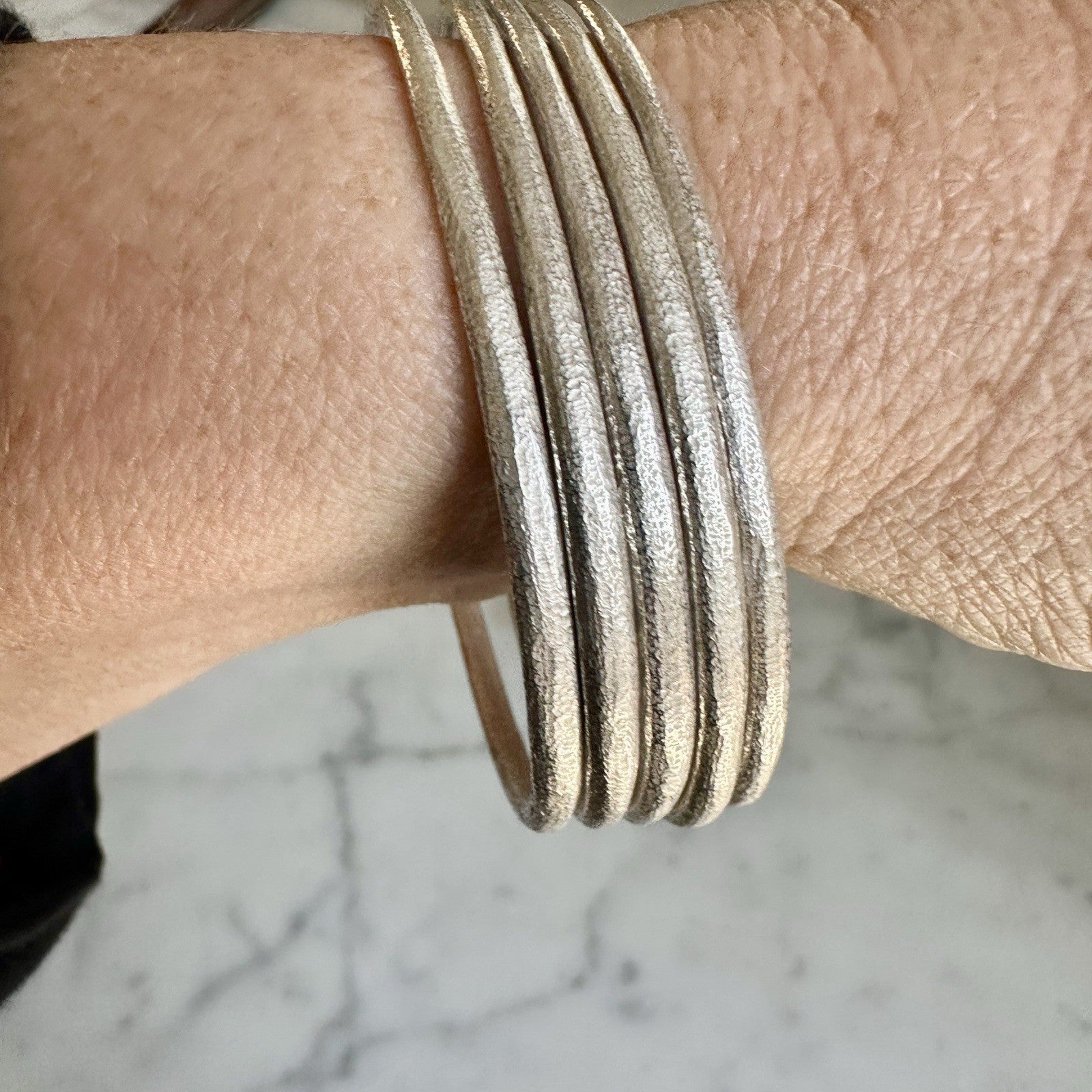 Set Of 5 18k White Gold Bangles -53g