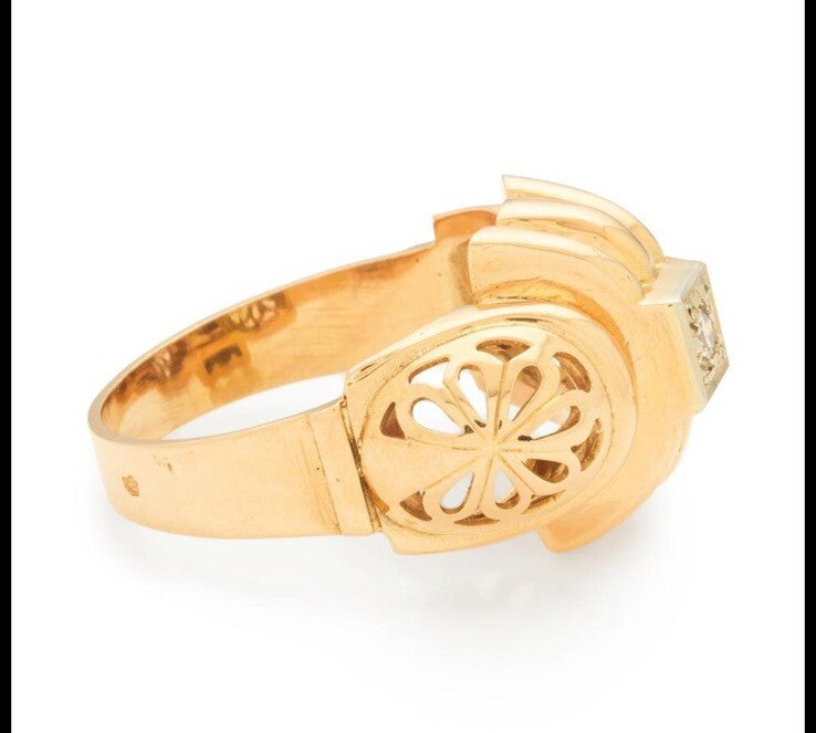 Gorgeous French Diamond Ring in 18k Gold