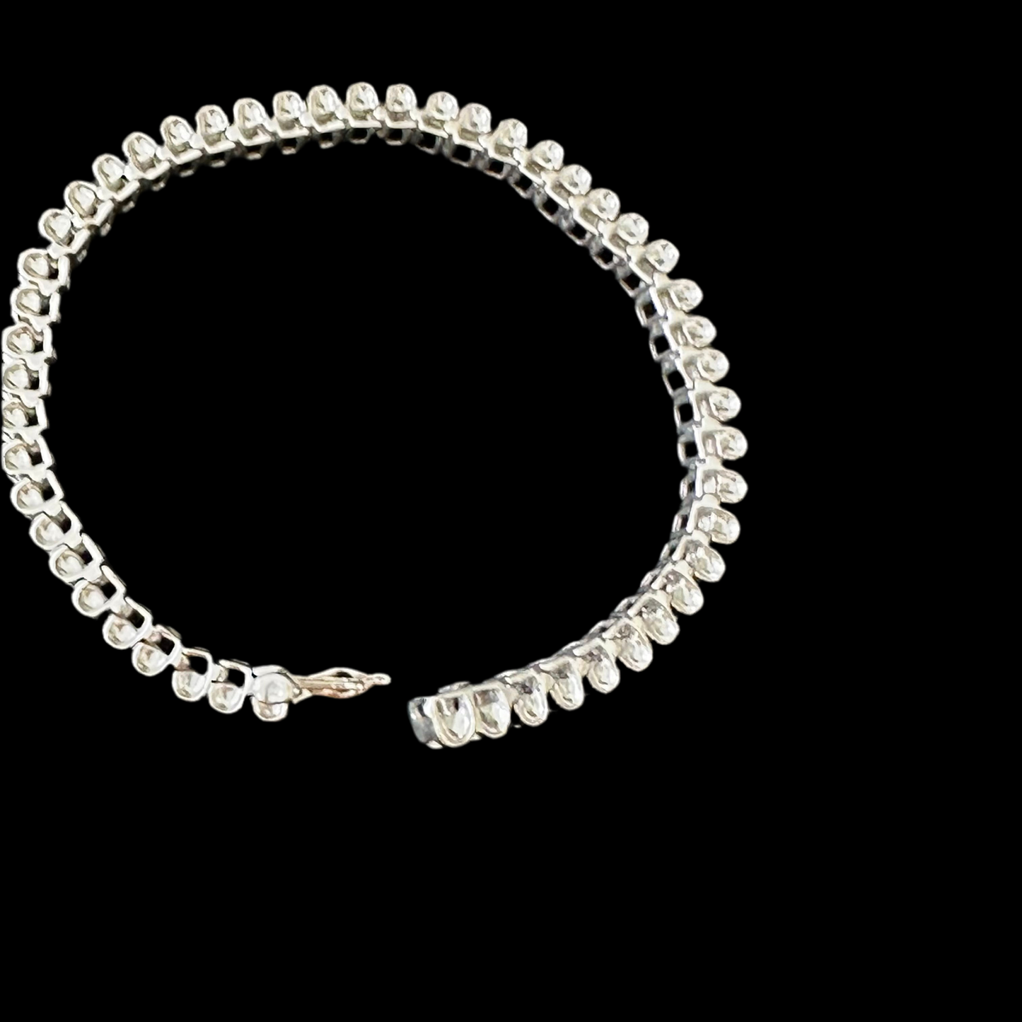 14K WHITE GOLD AND 4 cttw DIAMOND BRACELET 5.75 mm wide