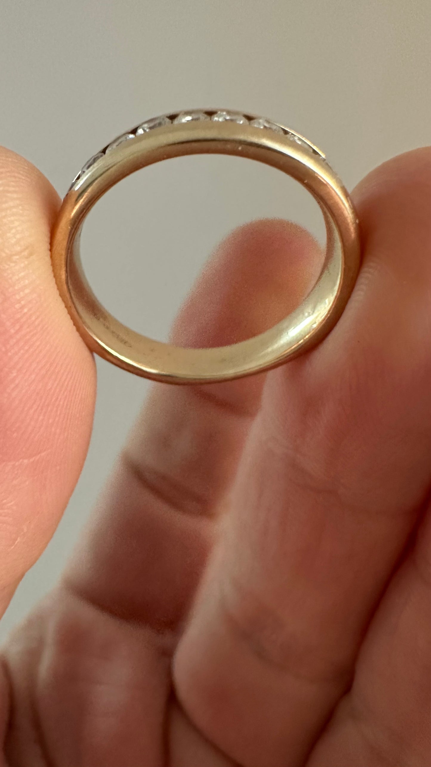 1a.14K Yellow Gold Channel-Set Diamond Band | 10 Diamonds | Size 7.75