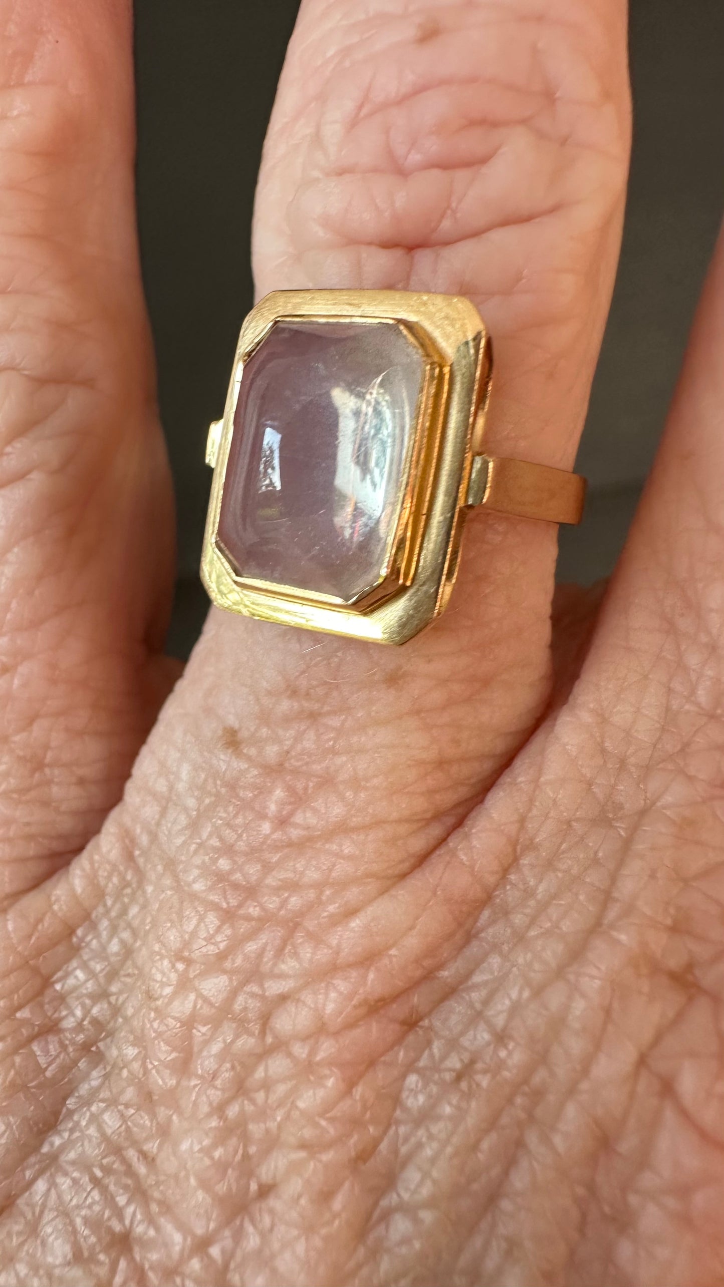 Swedish 1956 18k gold moonstone ring