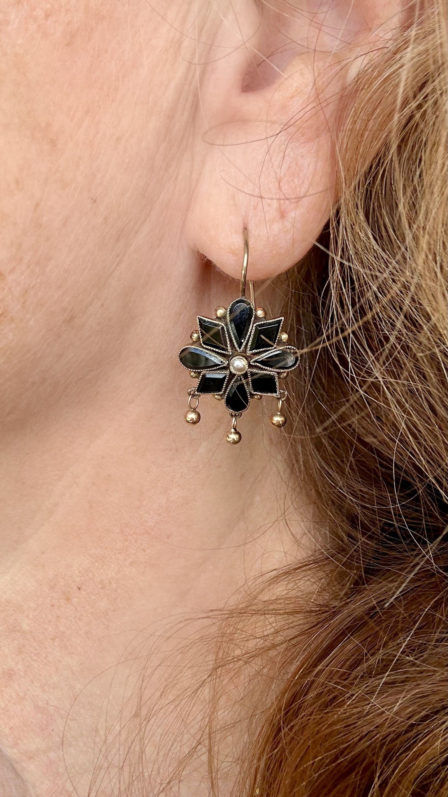 Antique Victorian Jet 9k dangle earrings