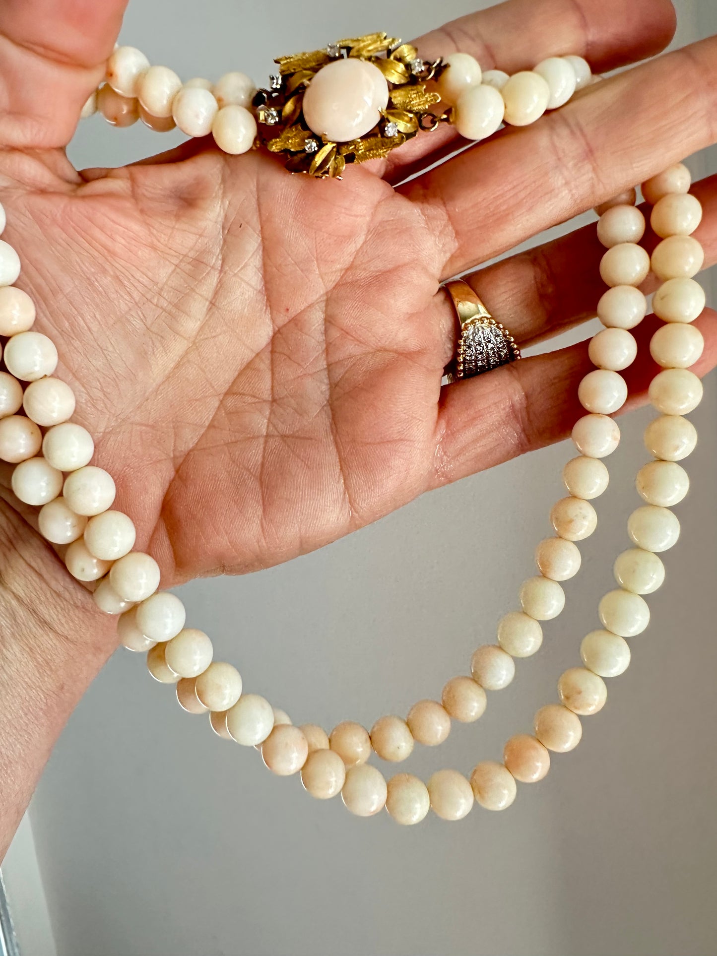 MIDCENTURY 18k GOLD, CORAL AND DIAMOND NECKLACE