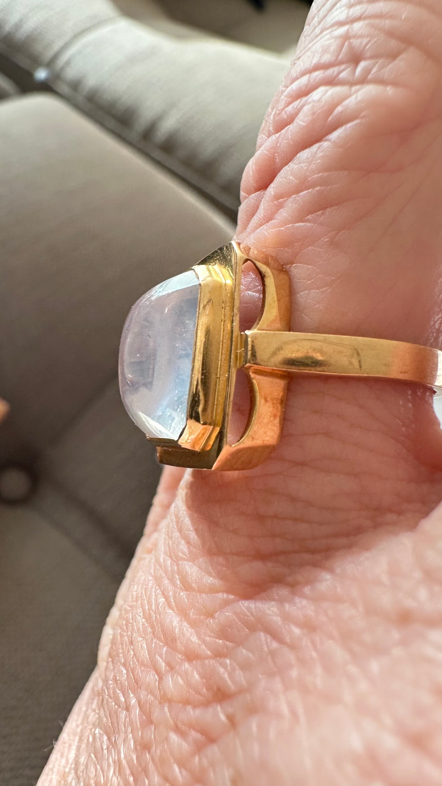 Swedish 1956 18k gold moonstone ring