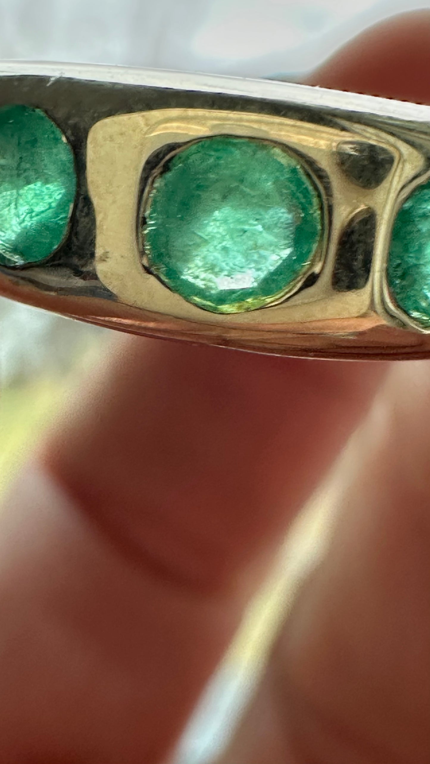 Vintage emerald doughnut 14k ring