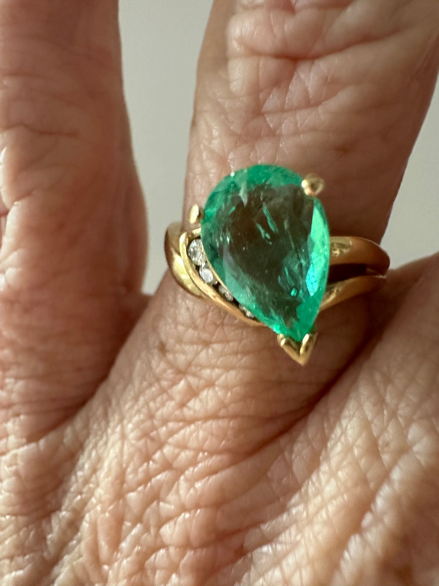 GIA Certified Natural Colombian Pear-Shaped Emerald Ring | 14K Gold Diamond Ring Newly