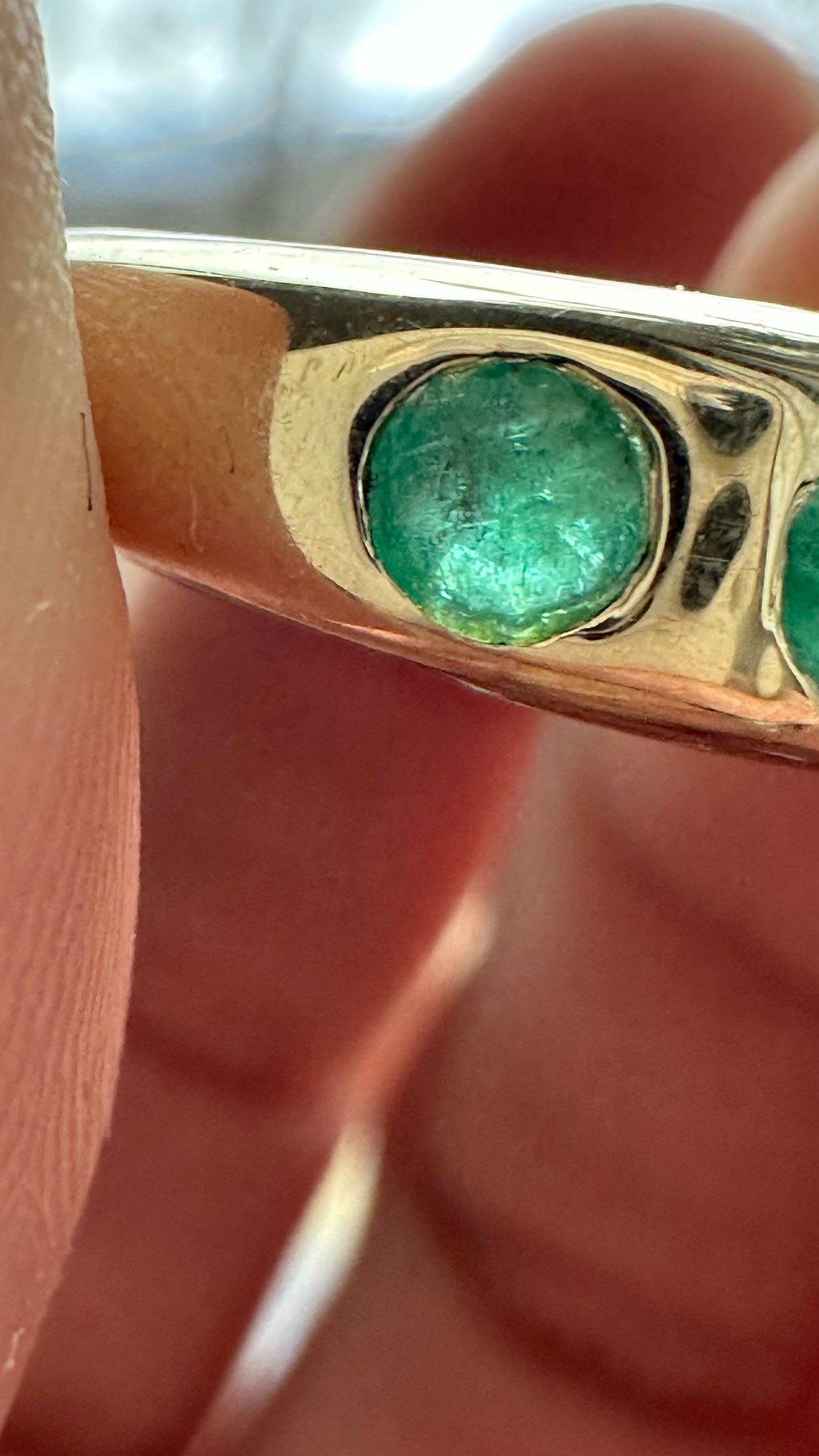 Vintage emerald doughnut 14k ring