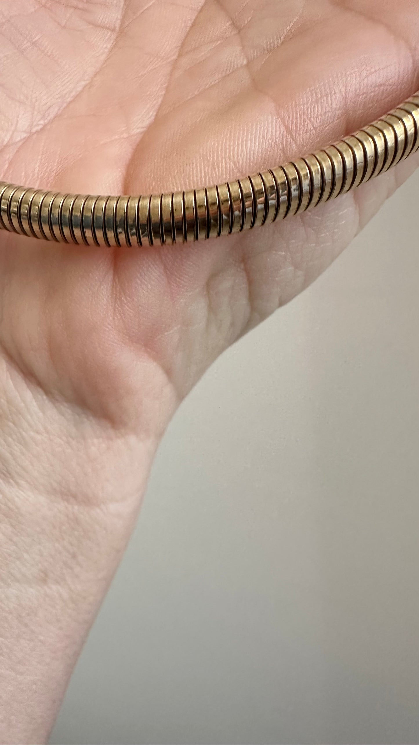 Rare 1/20 12k yellow gold Cal arts  tubogas choker