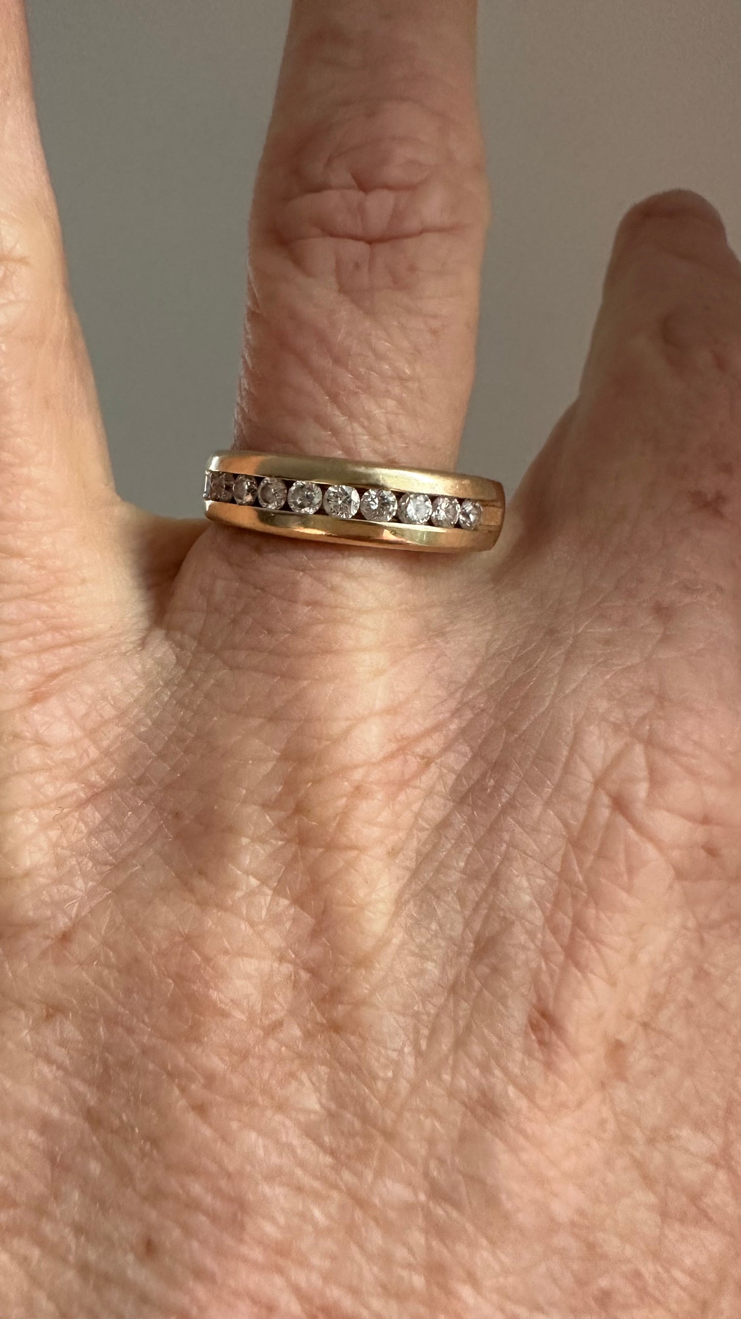 1a.14K Yellow Gold Channel-Set Diamond Band | 10 Diamonds | Size 7.75