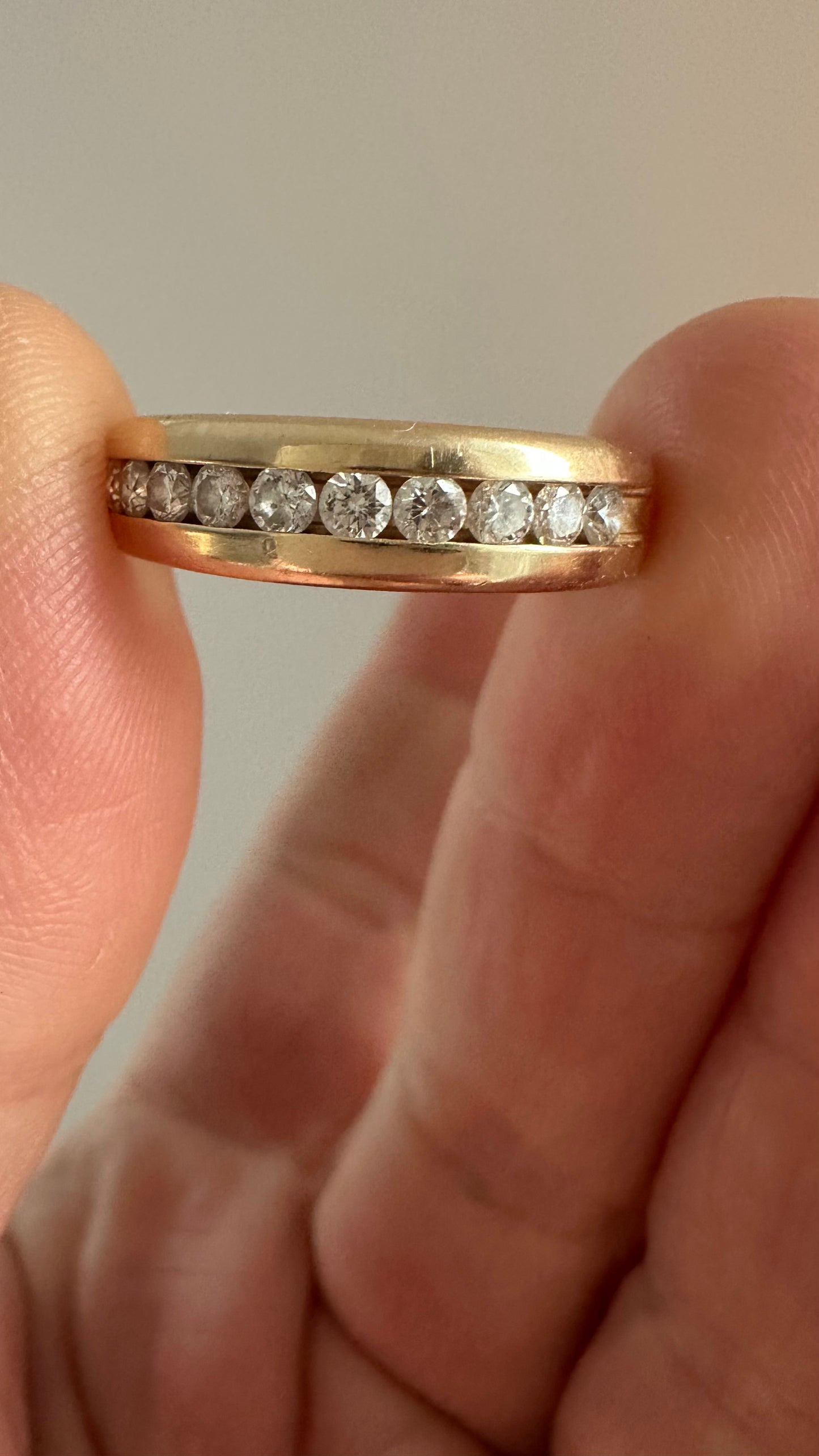 1a.14K Yellow Gold Channel-Set Diamond Band | 10 Diamonds | Size 7.75
