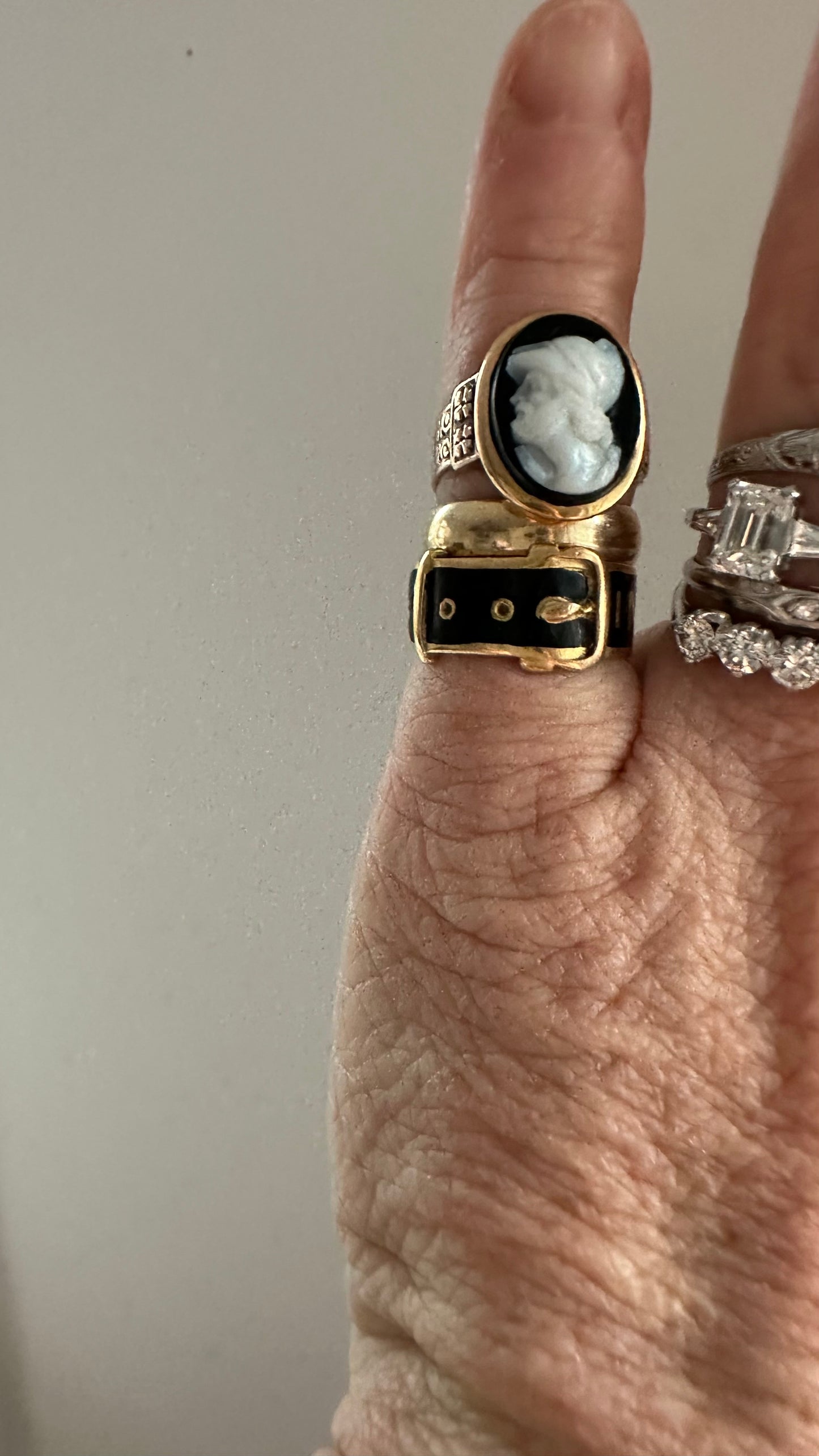 ✨ Antique Hardstone Cameo Ring | Classical Profile | 18K Gold | c. 1890–1915