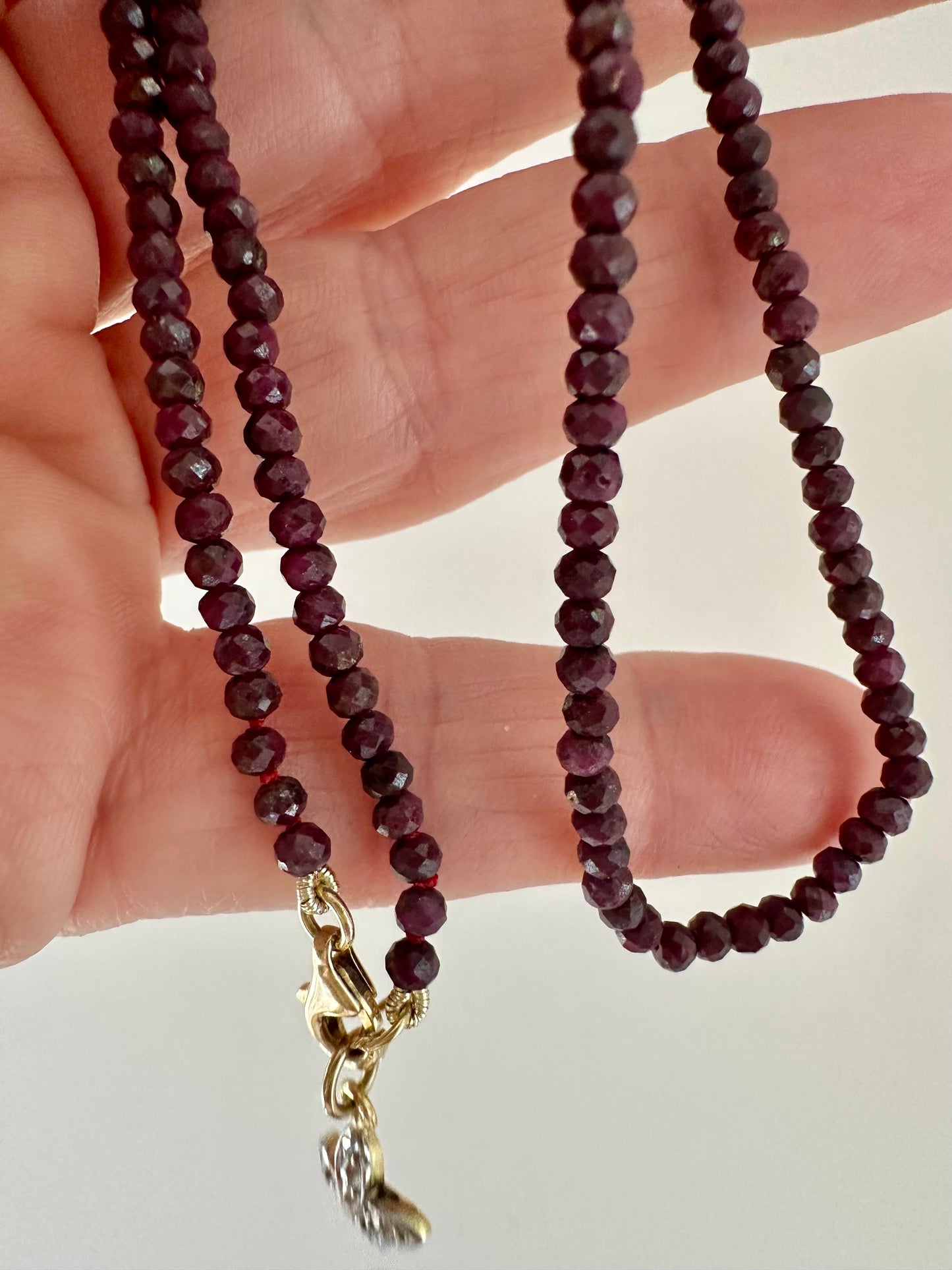 14K GOLD AND FACETED GARNET BEAD NECKLACE