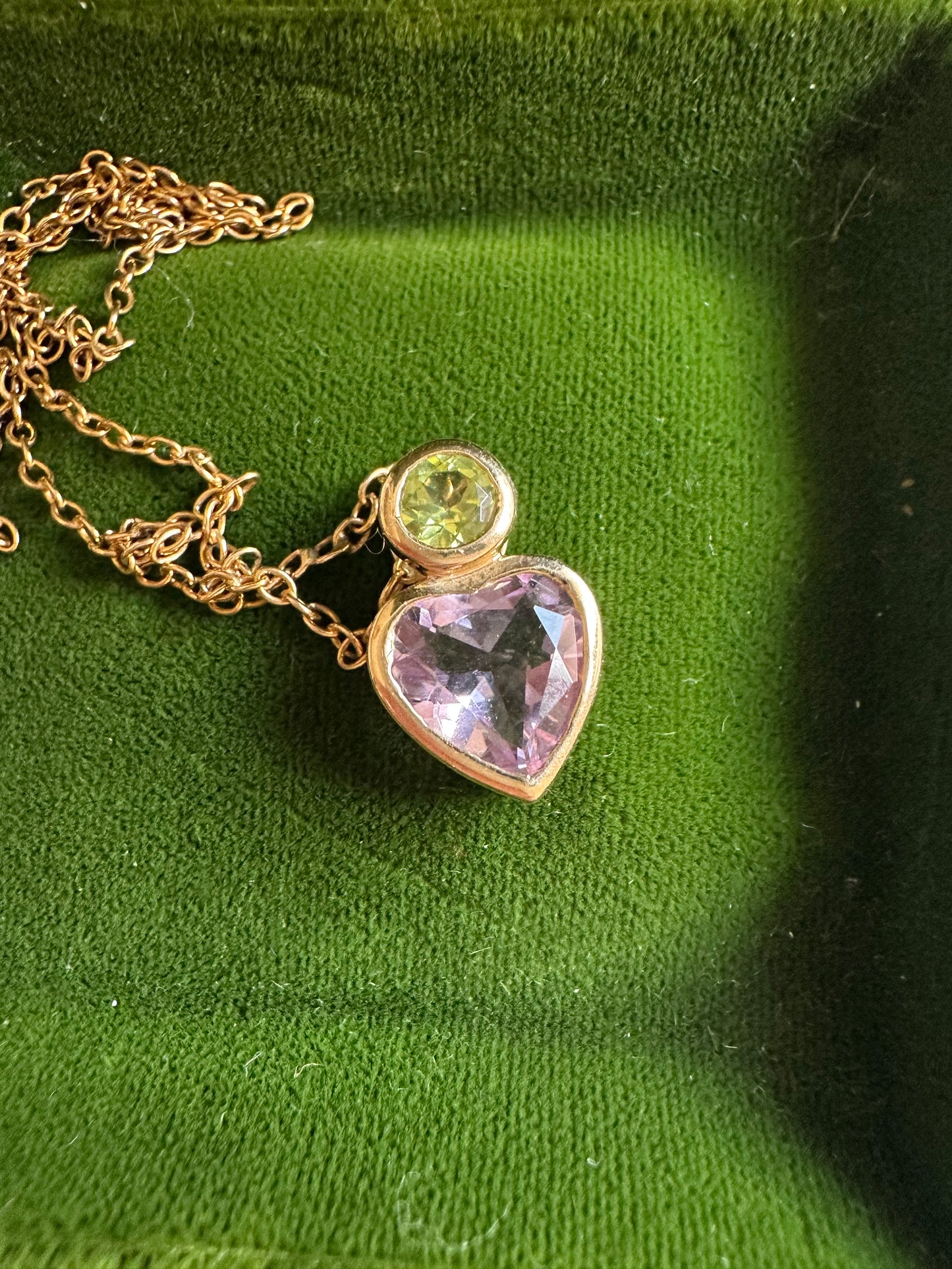 Bezeled peridot and amethyst pendant 14k cable link necklace