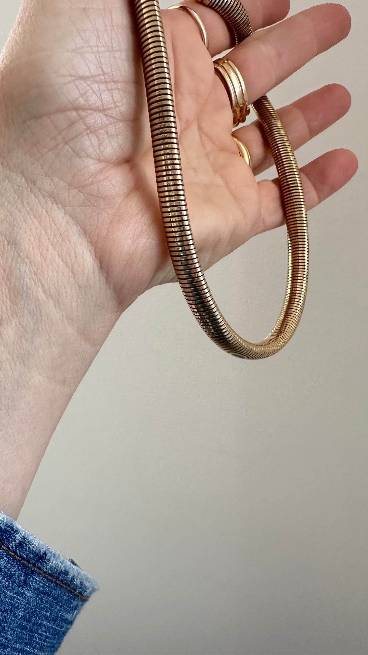 Rare 1/20 12k yellow gold Cal arts  tubogas choker