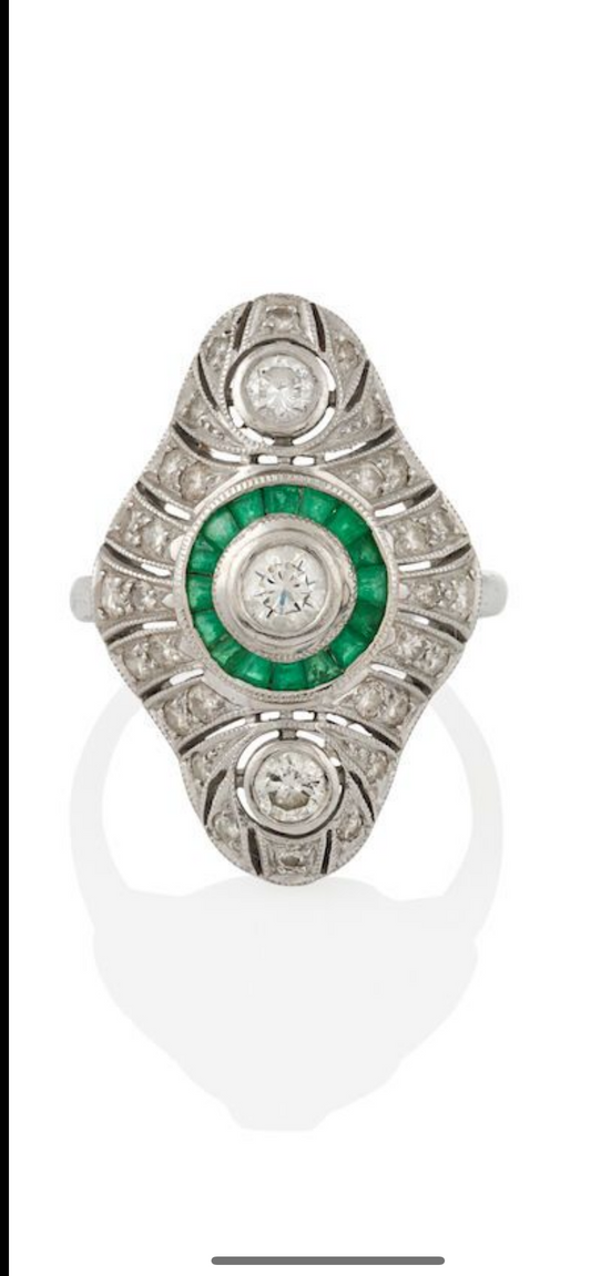 Circa 1930 PLATINUM, EMERALD, AND DIAMOND RING