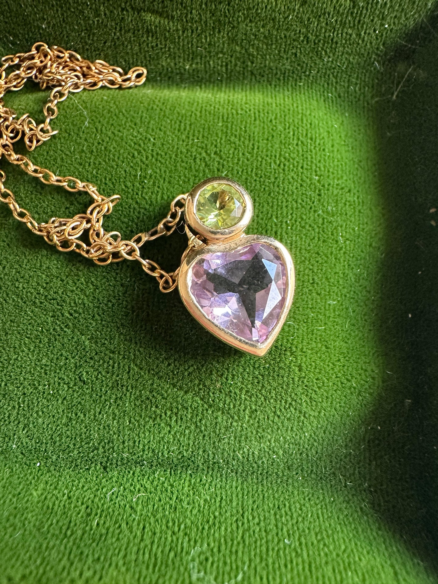 Bezeled peridot and amethyst pendant 14k cable link necklace