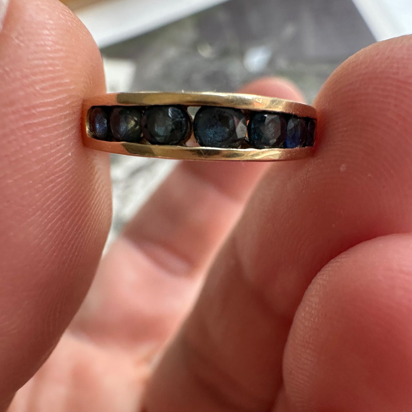 7a.14k natural sapphire channel set ring