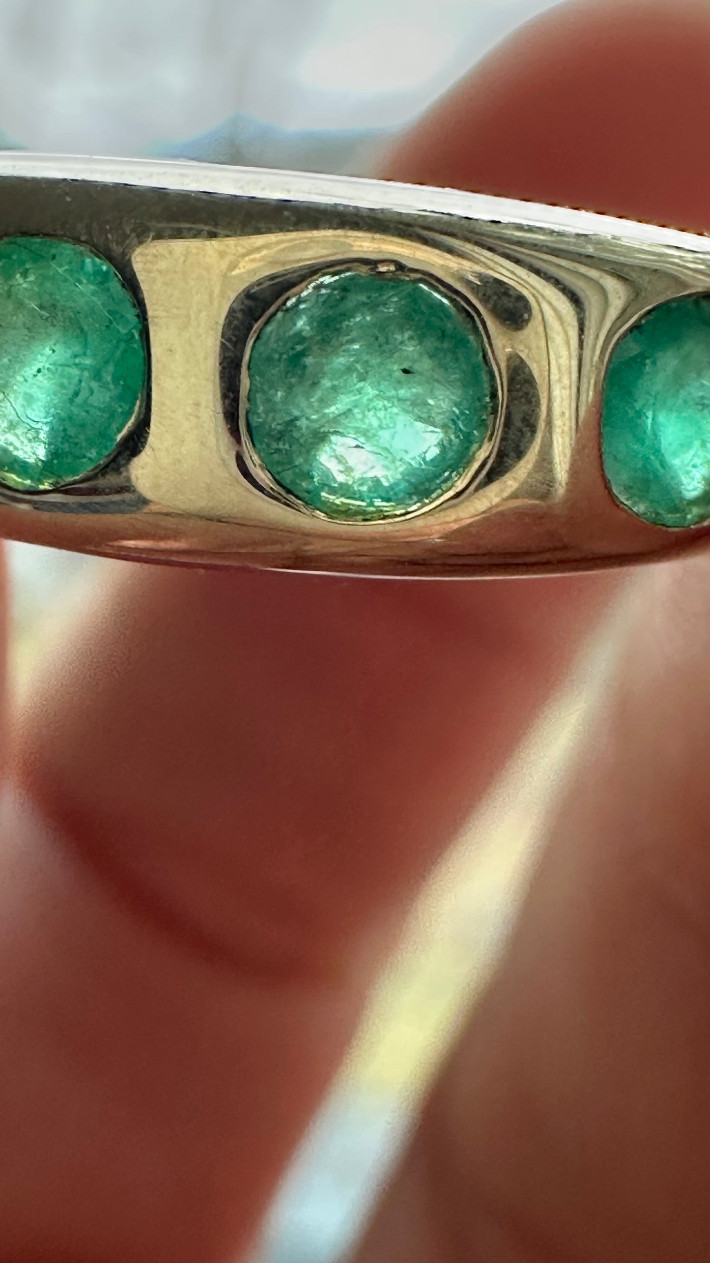Vintage emerald doughnut 14k ring