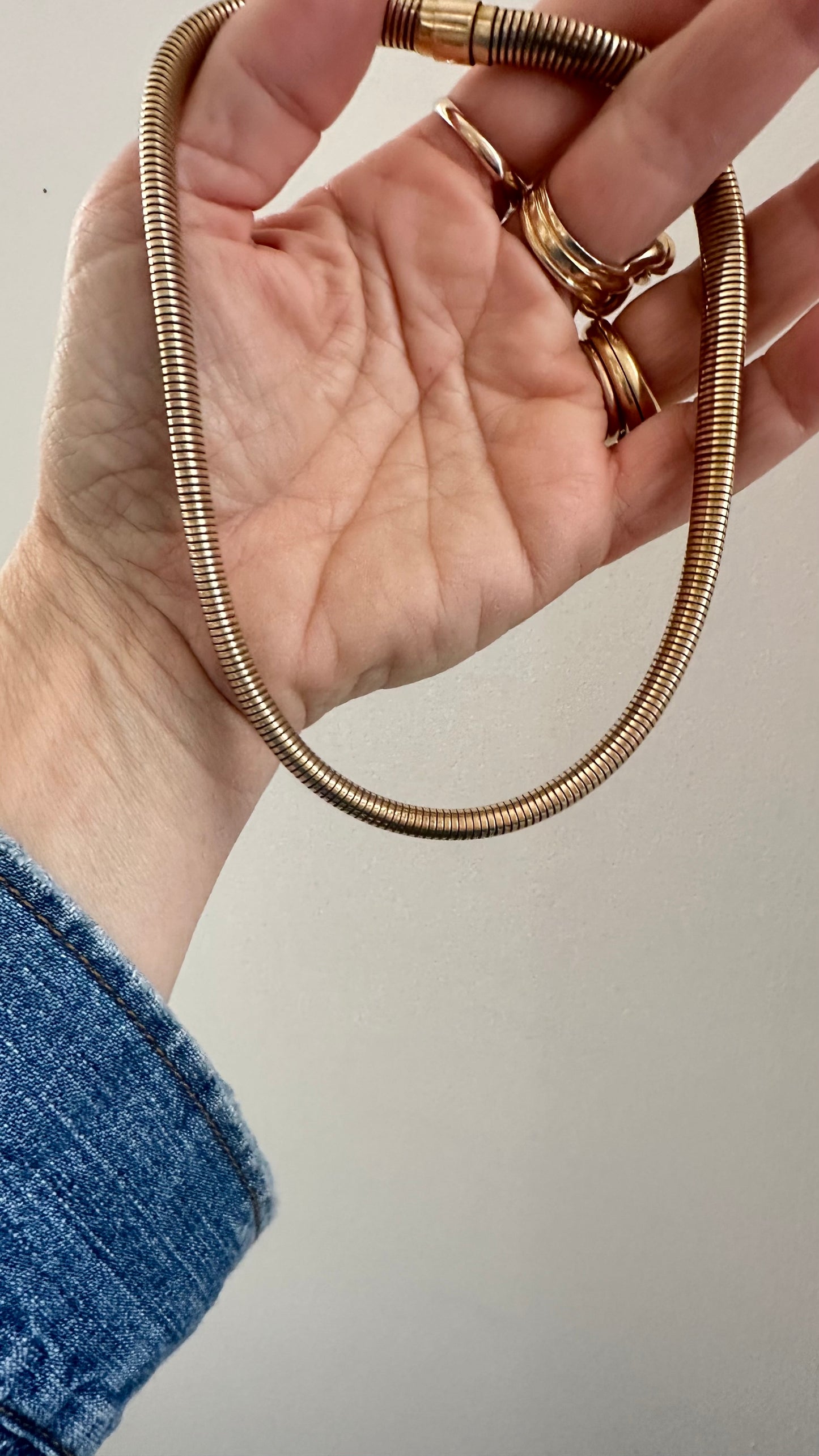 Rare 1/20 12k yellow gold Cal arts  tubogas choker