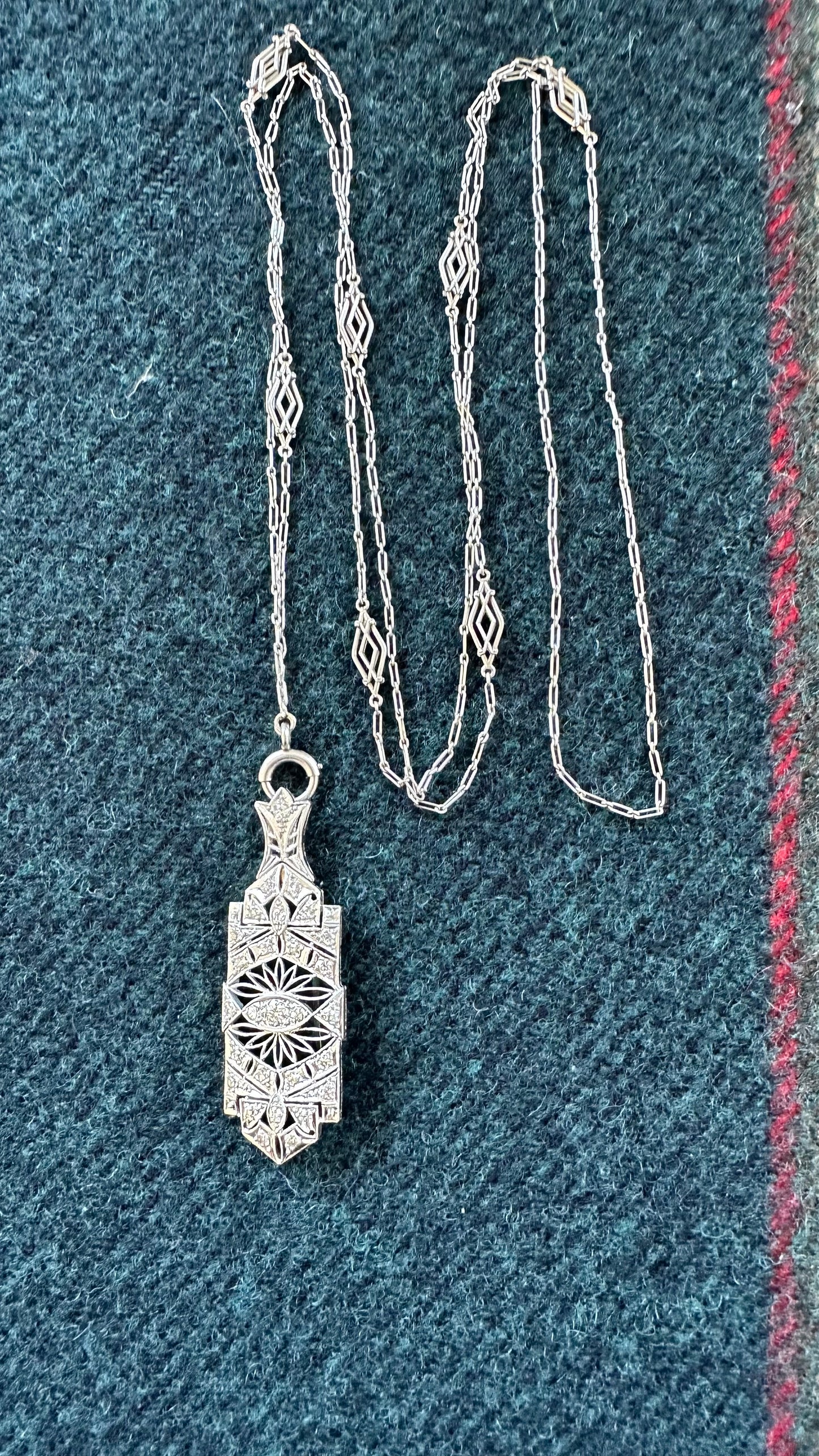 Art Deco Platnium and Diamond Pendant Brooch necklace