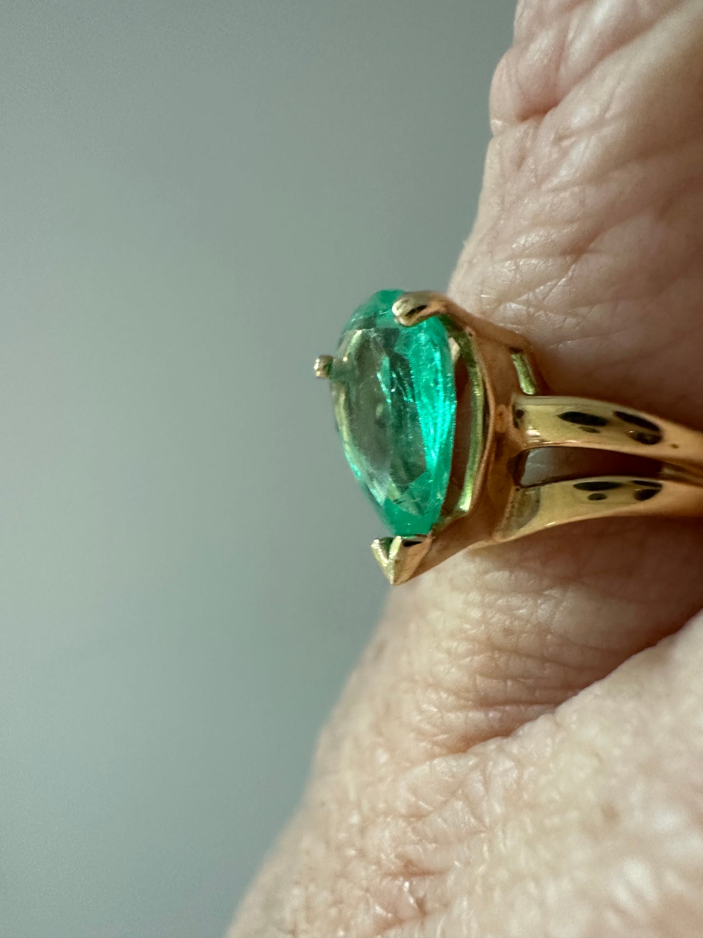 GIA Certified Natural Colombian Pear-Shaped Emerald Ring | 14K Gold Diamond Ring Newly