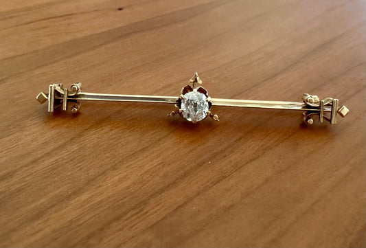 Old cushion cut diamond 14k pin 3.3g