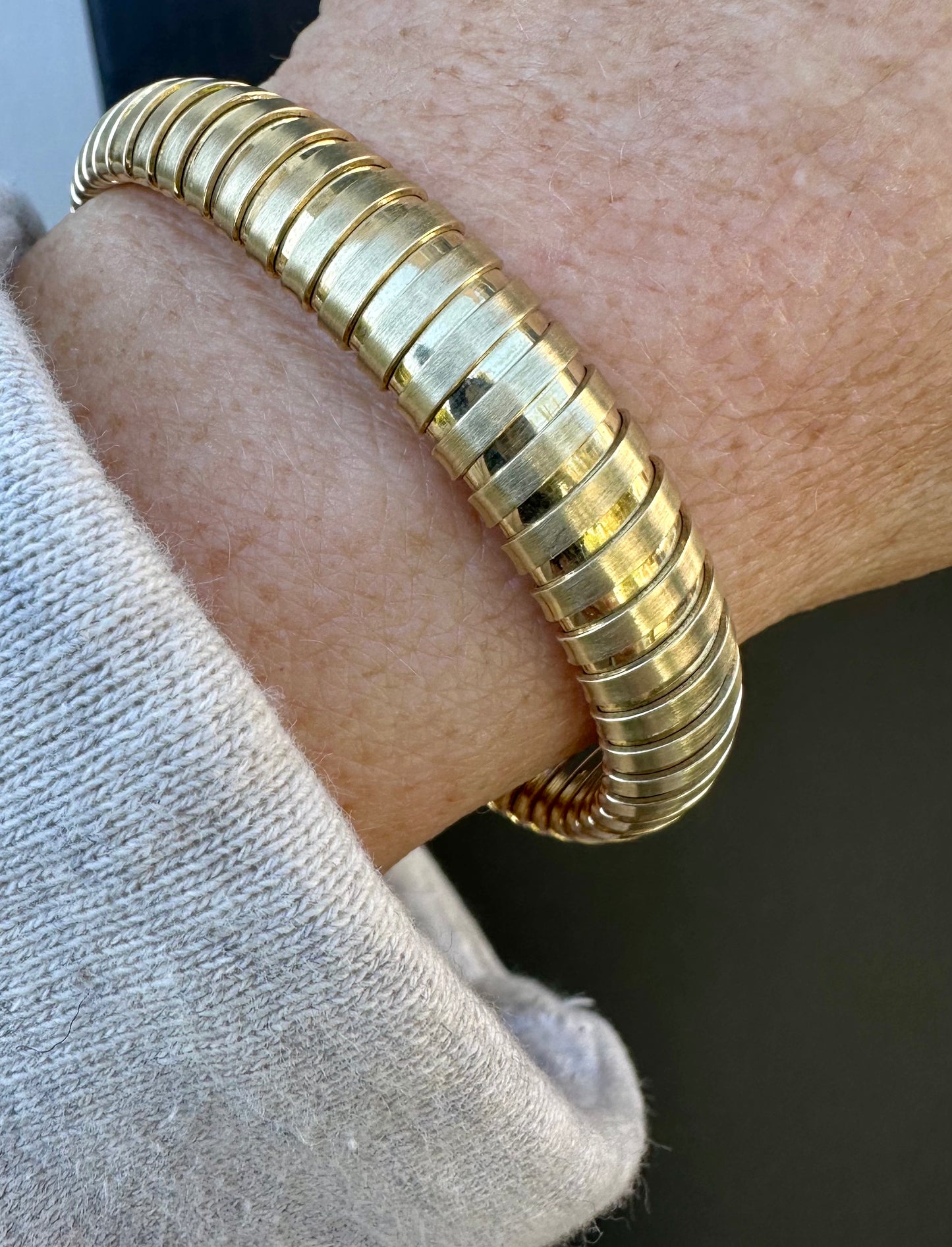 Vintage 14k Italian tubogas domed bracelet