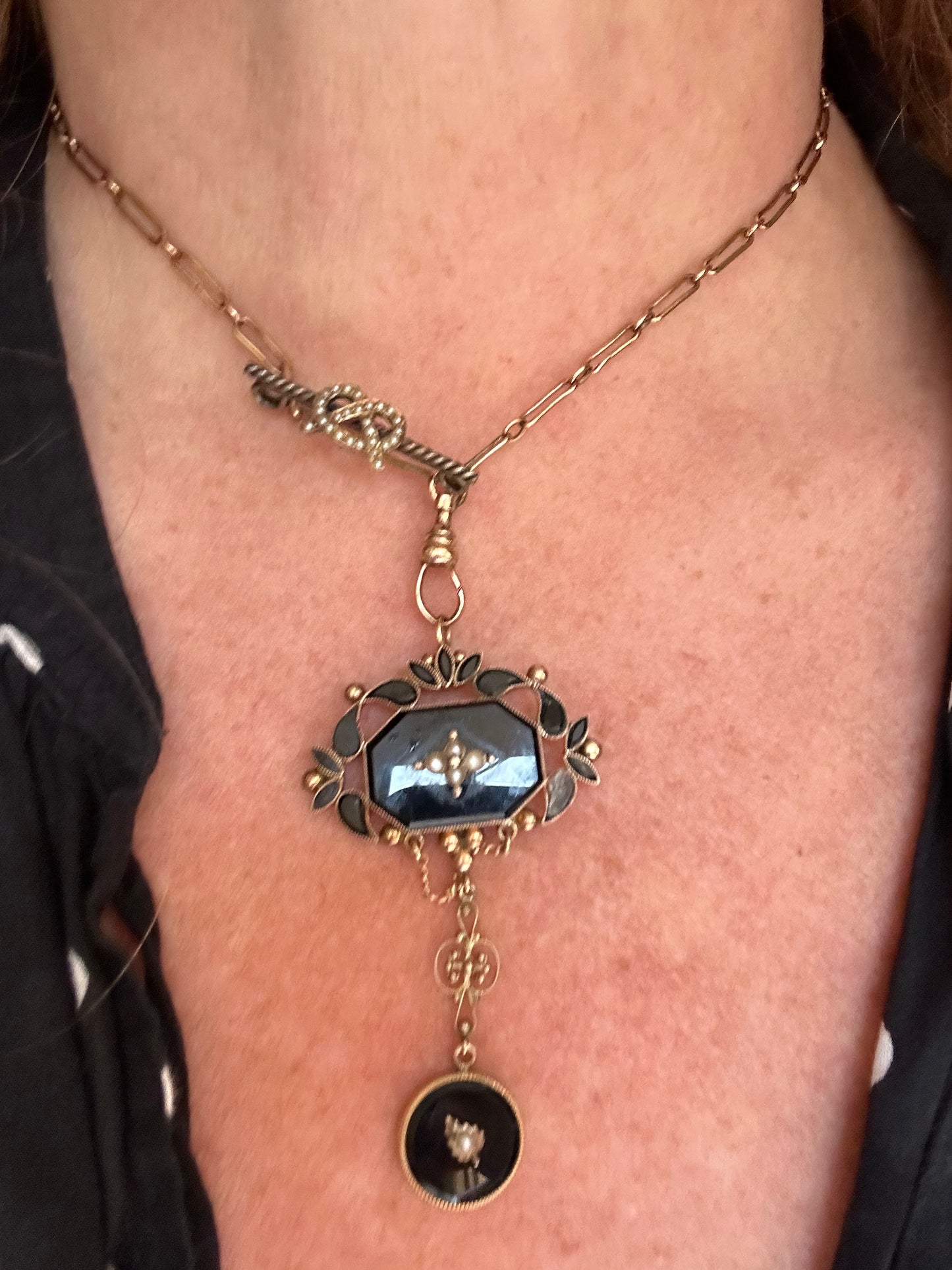 ANTIQUE 10K GOLD, CULTURED PEARL AND ONYX PENDANT on a rose gold mini trombone link chain 15" chain