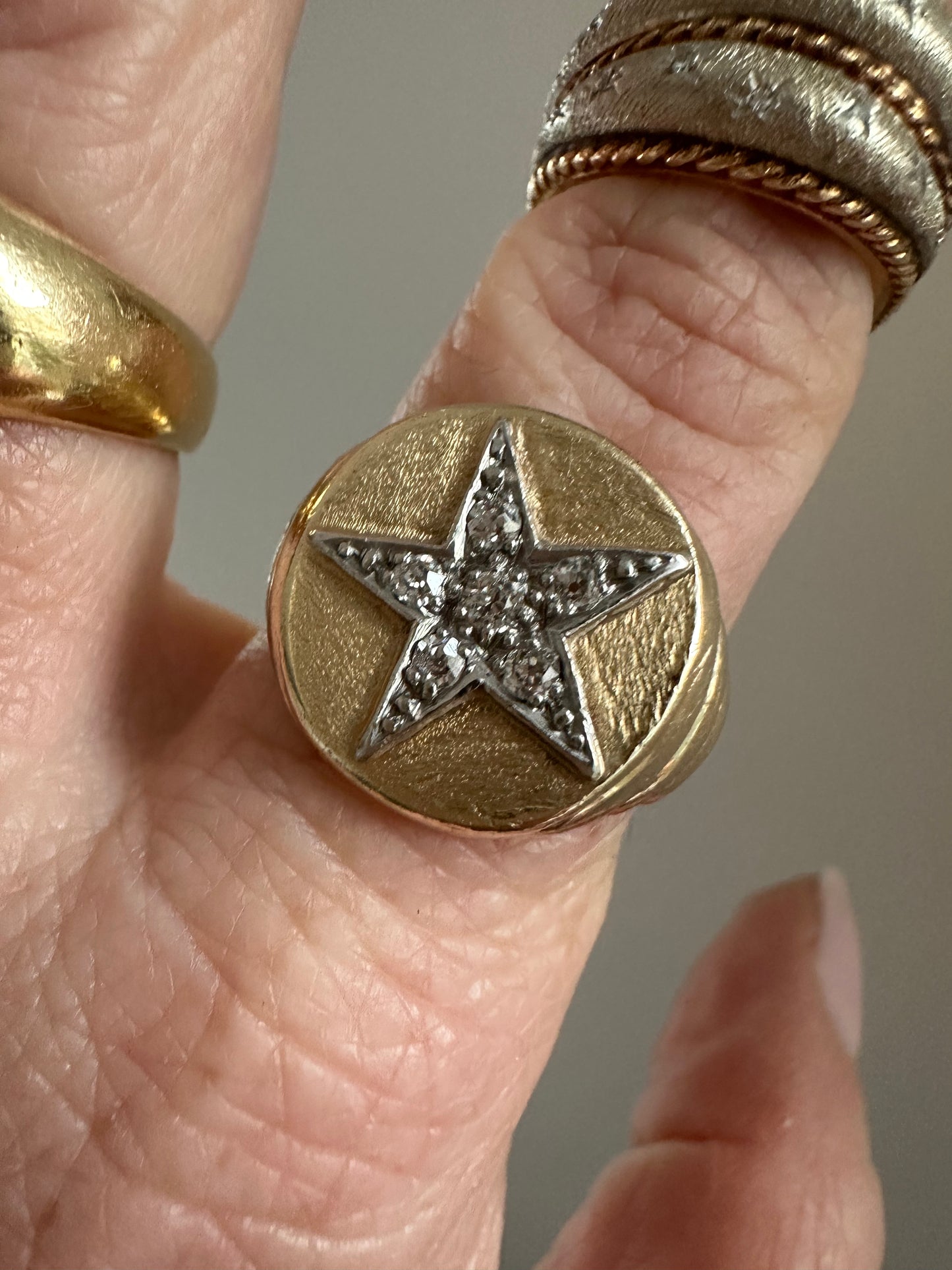 2a. Vintage 14K Yellow Gold Lodge Star Ring w/ old mine cut Diamonds 14.4g Size 10