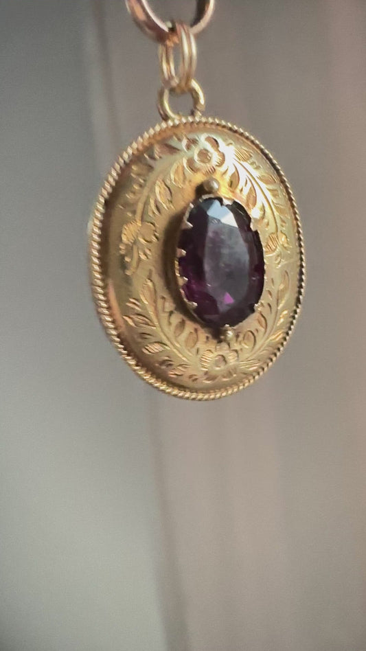 12k Victorian back memorial locket