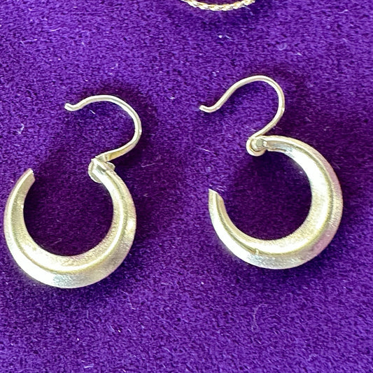 VINTAGE 14K YELLOW GOLD SMALL HOOP EARRINGS 1.53 GRAMS