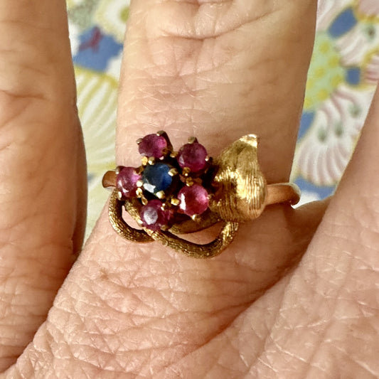 Vintage 14 K flower ruby and sapphire ring