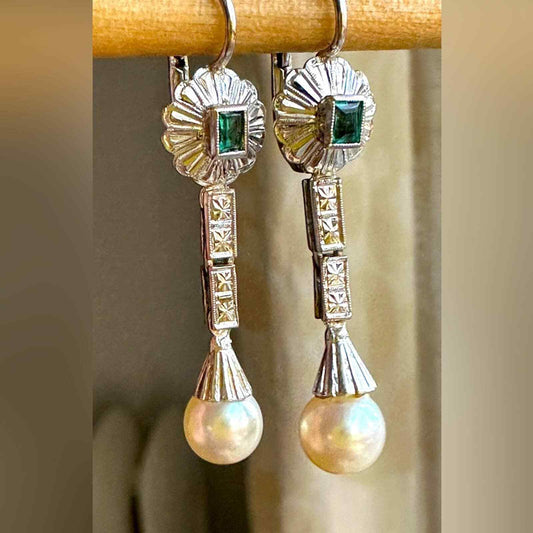 Antique Art Deco 18k White Gold  pearl emerald and diamond dangle earrings