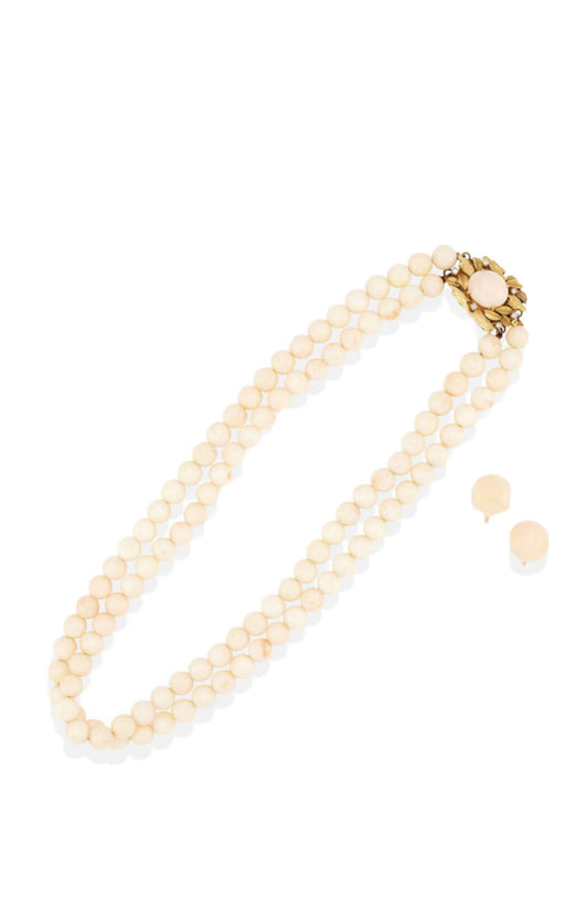 A  VINTAGE GOLD, ANGEL SKIN CORAL AND DIAMOND NECKLACE AND A PAIR OF EARCLIPS
